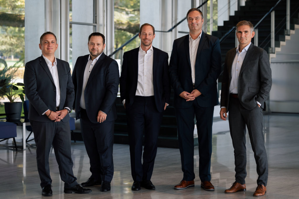 Foto des Stiftungsrats und der Geschäftsleitung (von links nach rechts: Mikaël Genty, Dejan Dukov, Christoph Borgmann, Alain Deschenaux und Hervé Froidevaux). © Vaudoise